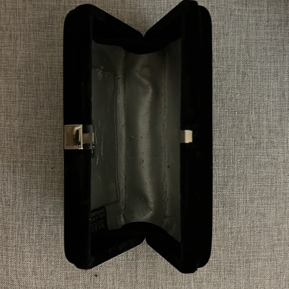 Enzo Angiolini Velvet Evening Clutch. Great condition, barely used ! - Picture 2 of 4